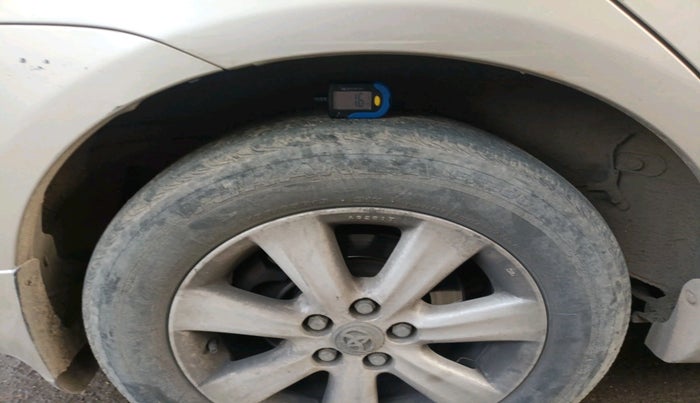 2011 Toyota Corolla Altis G PETROL, Petrol, Manual, 63,975 km, tyre