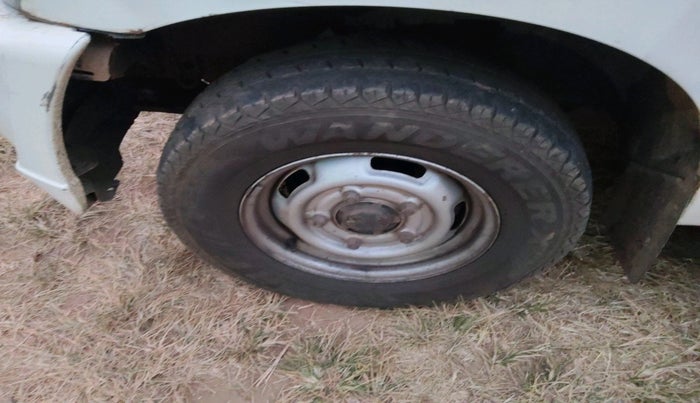 2014 Mahindra Scorpio EX M2DI, Diesel, Manual, 82,242 km, tyre