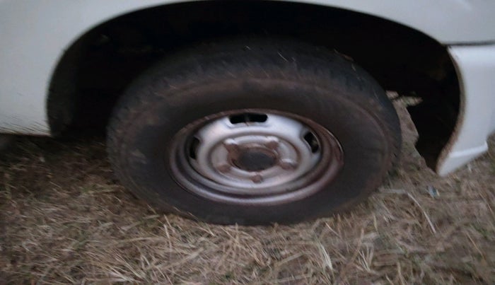 2014 Mahindra Scorpio EX M2DI, Diesel, Manual, 82,242 km, tyre