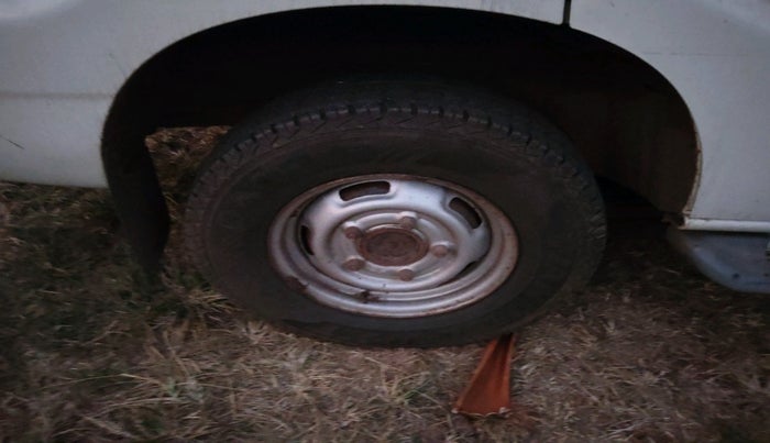 2014 Mahindra Scorpio EX M2DI, Diesel, Manual, 82,242 km, tyre