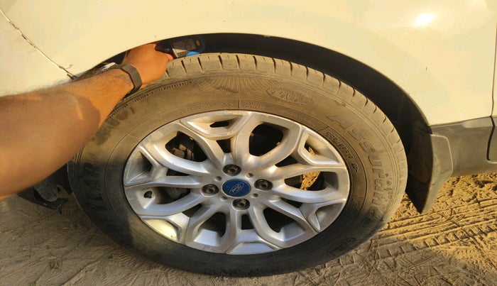 2013 Ford Ecosport TITANIUM 1.5L DIESEL, Diesel, Manual, 1,11,806 km, tyre