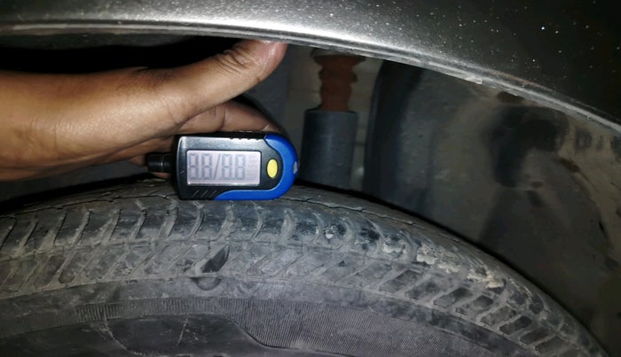 2015 Maruti Swift Dzire VXI, Petrol, Manual, 57,893 km, tyre