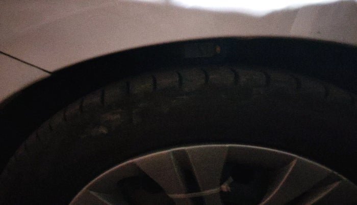 2016 Maruti Ertiga VDI SHVS, Diesel, Manual, 1,21,838 km, tyre