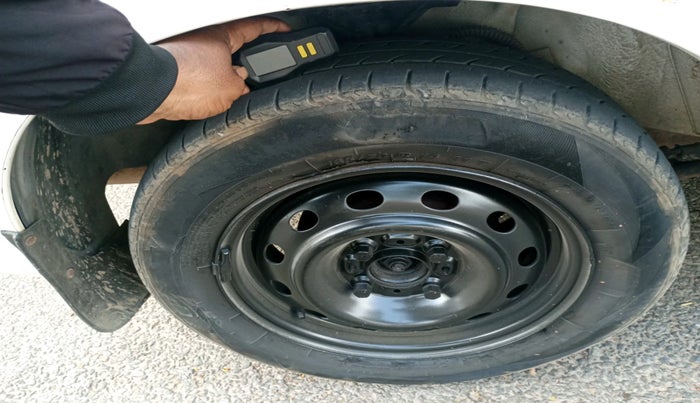 2010 Tata Indigo CS LX TDI, Diesel, Manual, 98,599 km, tyre