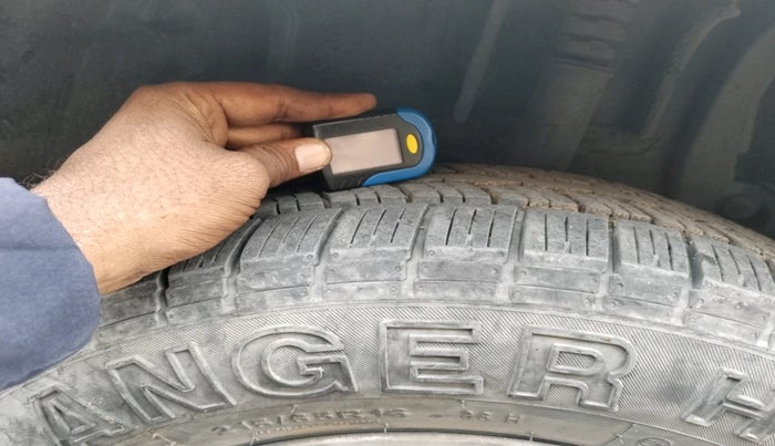 2014 Renault Duster 85 PS RXL DIESEL, Diesel, Manual, 1,63,310 km, tyre