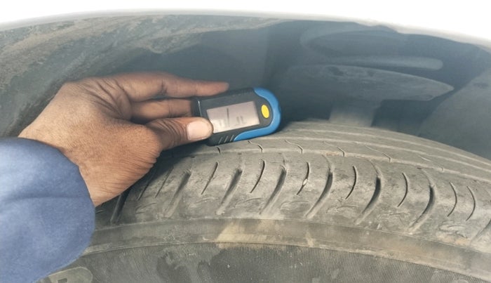 2014 Renault Duster 85 PS RXL DIESEL, Diesel, Manual, 1,63,310 km, tyre