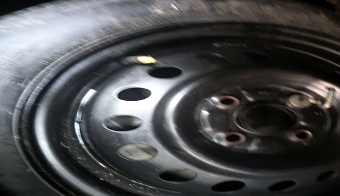 2012 Maruti Wagon R 1.0 VXI, Petrol, Manual, 80,669 km, tyre