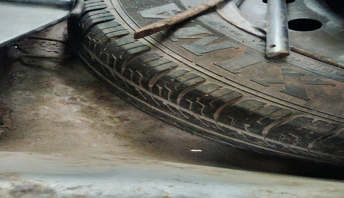 2018 Maruti Dzire VDI, Diesel, Manual, 91,580 km, tyre