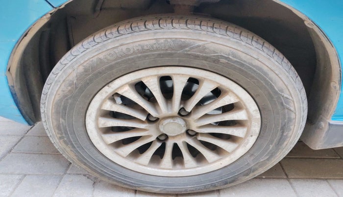 2011 Maruti A Star LXI, Petrol, Manual, 1,12,015 km, tyre