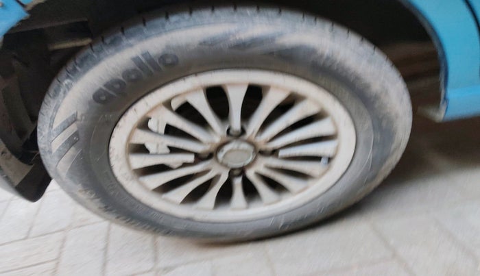 2011 Maruti A Star LXI, Petrol, Manual, 1,12,015 km, tyre