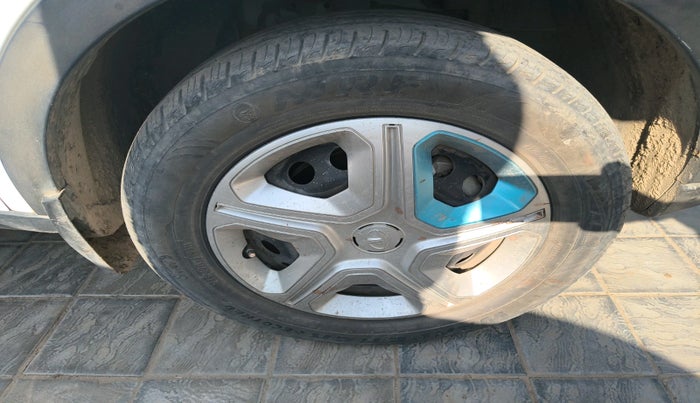 2022 Tata NEXON EV XM, Electric, Automatic, 59,462 km, tyre