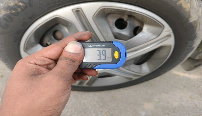 2018 Tata NEXON XM PETROL, Petrol, Manual, 12,410 km, tyre