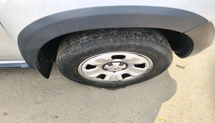 2013 Renault Duster RXL PETROL, Petrol, Manual, 67,051 km, tyre