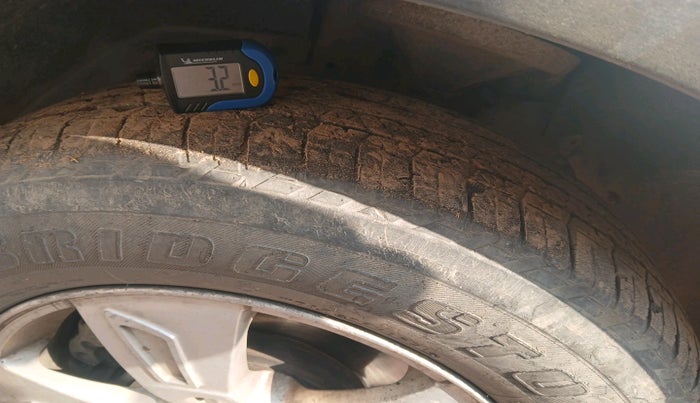 2011 Mahindra XUV500 W8, Diesel, Manual, 1,02,756 km, tyre