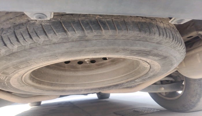 2017 Mahindra XUV500 W10, Diesel, Manual, 1,00,366 km, tyre