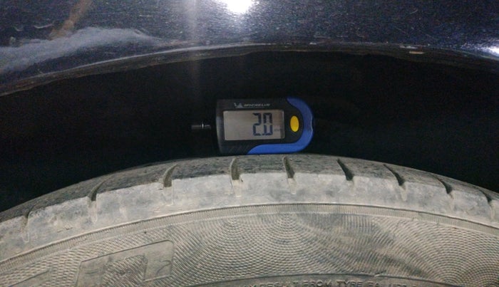 2010 Volkswagen Polo HIGHLINE 1.6L, Petrol, Manual, 1,02,477 km, tyre