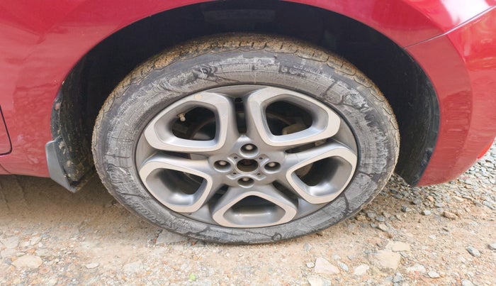 2019 Hyundai Elite i20 ASTA (O) CVT, Petrol, Automatic, 70,856 km, tyre