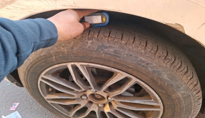 2011 Hyundai i20 MAGNA 1.2, Petrol, Manual, 1,17,392 km, tyre