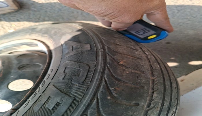 2011 Hyundai i20 MAGNA 1.2, Petrol, Manual, 1,17,392 km, tyre