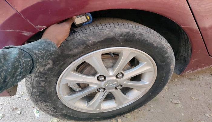 2015 Hyundai Grand i10 ASTA 1.2 KAPPA VTVT, Petrol, Manual, 1,10,039 km, tyre