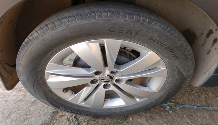 2023 Skoda KUSHAQ Active plus 1.0 TSI , Petrol, Manual, 41,374 km, tyre