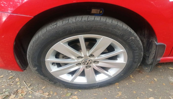 2015 Volkswagen Polo HIGHLINE1.2L, Petrol, Manual, 61,988 km, tyre