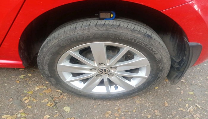 2015 Volkswagen Polo HIGHLINE1.2L, Petrol, Manual, 61,988 km, tyre