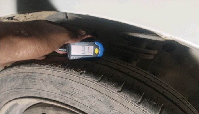 2011 Maruti Wagon R 1.0 VXI, Petrol, Manual, 1,27,388 km, tyre