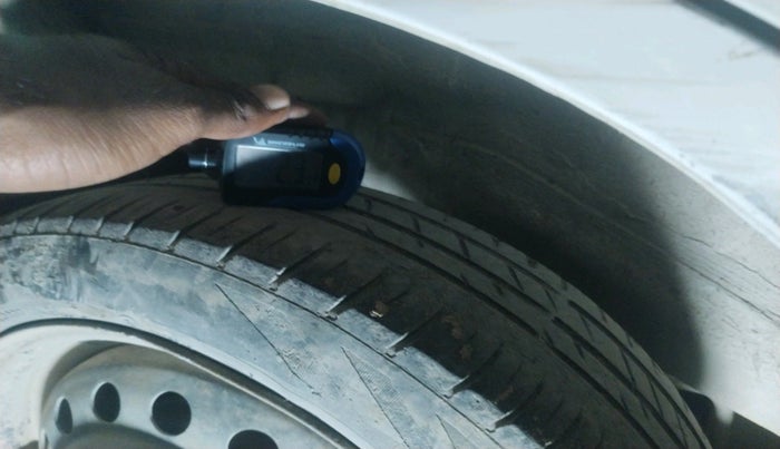 2011 Maruti Wagon R 1.0 VXI, Petrol, Manual, 1,27,388 km, tyre