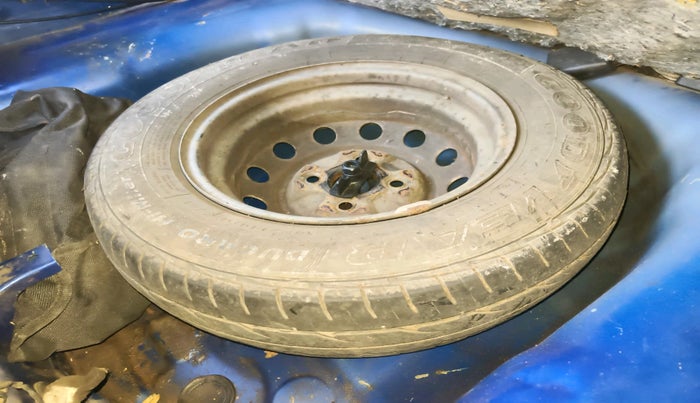 2014 Hyundai Eon ERA +, Petrol, Manual, 62,926 km, tyre