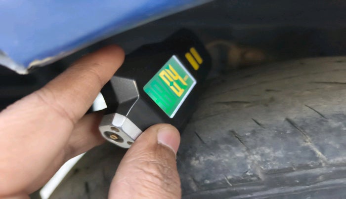 2014 Hyundai Eon ERA +, Petrol, Manual, 62,926 km, tyre