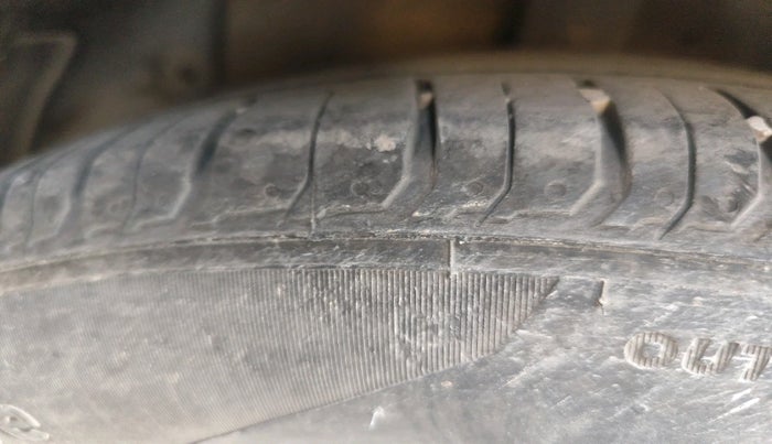 2021 KIA SONET HTK 1.5, Diesel, Manual, 1,13,907 km, tyre