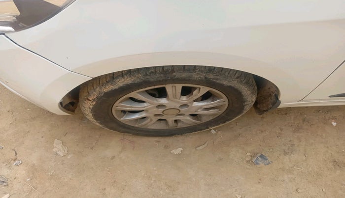 2016 Tata Tiago XZ PETROL, Petrol, Manual, 18,098 km, tyre