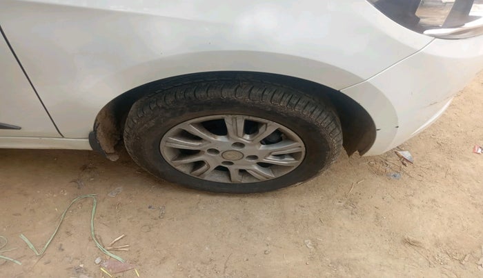 2016 Tata Tiago XZ PETROL, Petrol, Manual, 18,098 km, tyre