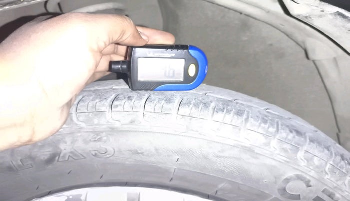 2018 Maruti Alto 800 LXI, Petrol, Manual, 65,912 km, tyre