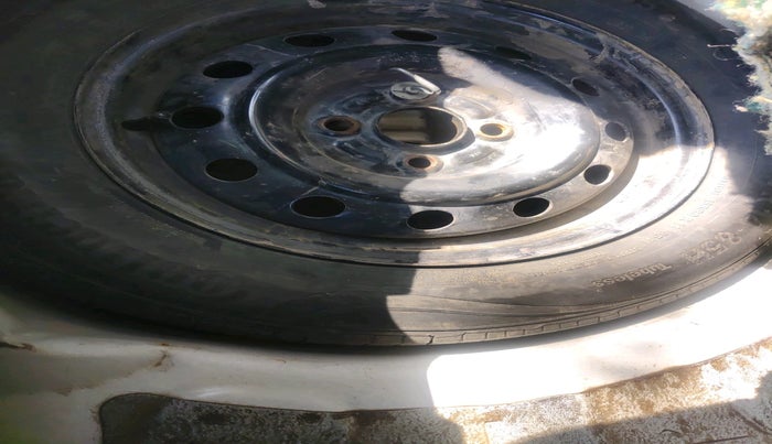 2011 Maruti Ritz VDI, Diesel, Manual, 1,11,664 km, tyre