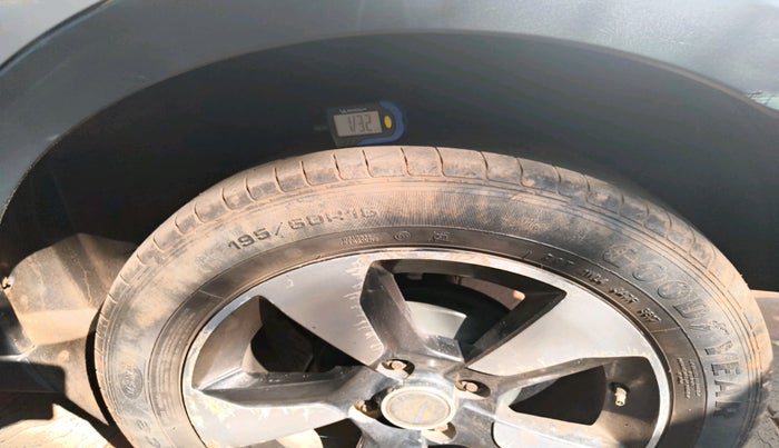 2017 Tata NEXON XM PETROL, Petrol, Manual, 49,877 km, tyre