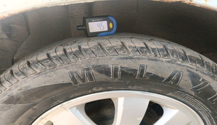 2011 Maruti Ritz ZXI, Petrol, Manual, 54,349 km, tyre