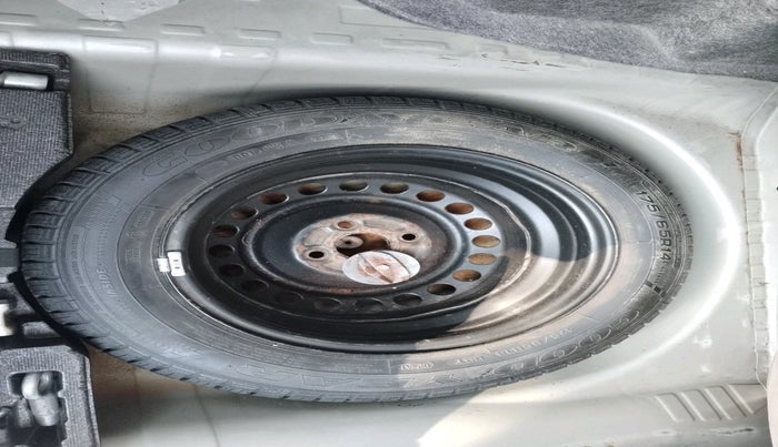 2015 Honda Amaze 1.2L I-VTEC VX, Petrol, Manual, 85,987 km, tyre