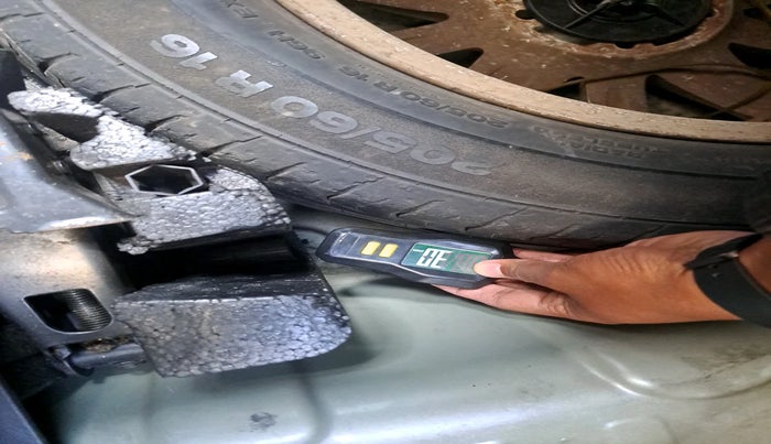 2011 Renault Fluence 1.5 E2, Diesel, Manual, 86,229 km, tyre