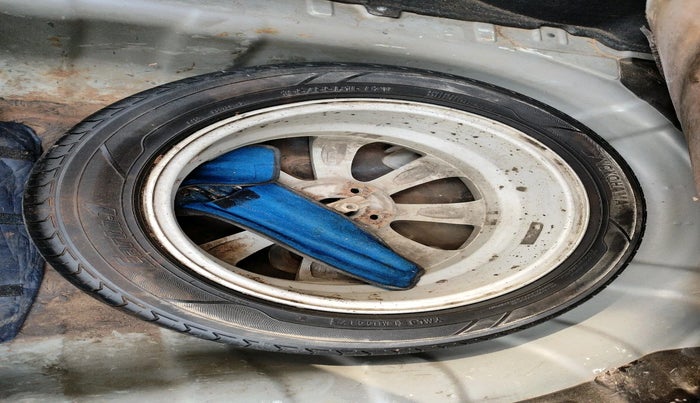 2013 Hyundai Verna FLUIDIC 1.6 CRDI SX, Diesel, Manual, 1,11,546 km, tyre