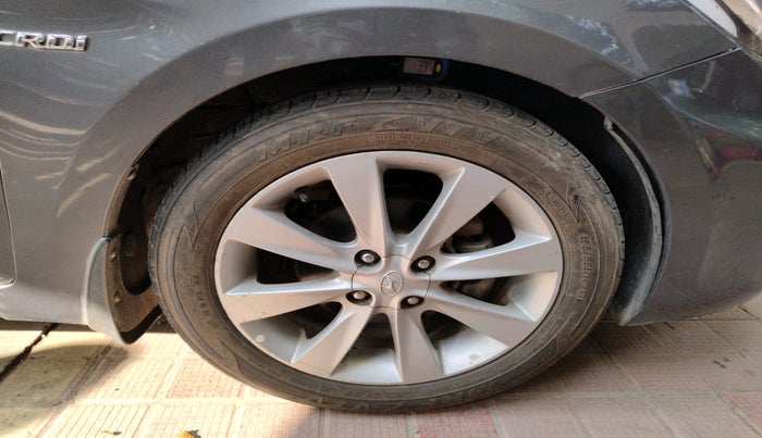 2013 Hyundai Verna FLUIDIC 1.6 CRDI SX, Diesel, Manual, 1,11,546 km, tyre