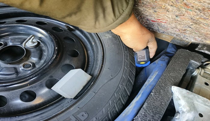 2011 Maruti Wagon R 1.0 VXI, Petrol, Manual, 1,33,195 km, tyre