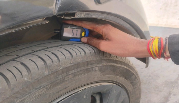 2015 Honda Amaze 1.2L I-VTEC S AT, Petrol, Automatic, 1,45,477 km, tyre