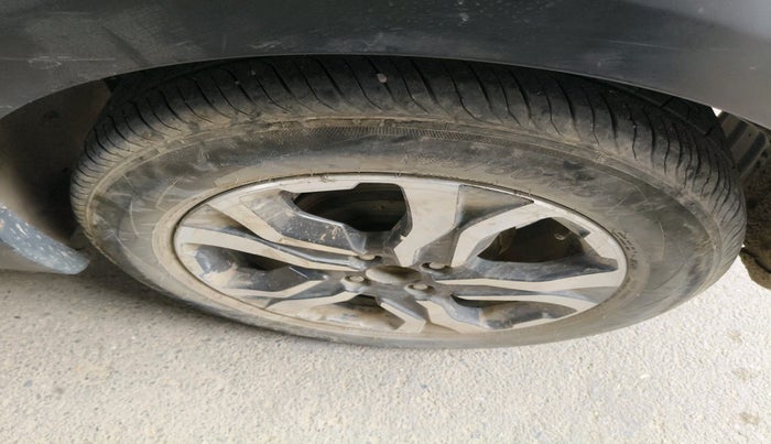 2017 Honda WR-V 1.2L I-VTEC VX MT, Petrol, Manual, 1,89,032 km, tyre