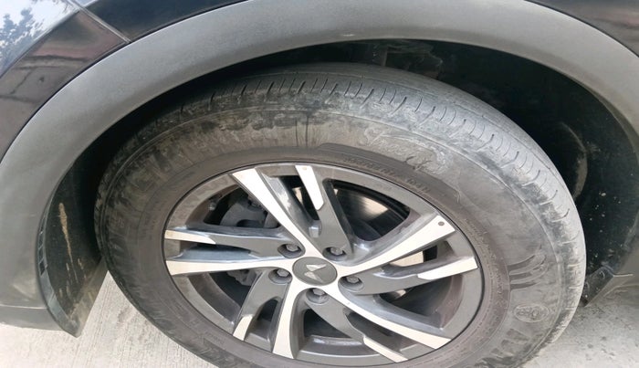 2022 Mahindra XUV700 AX 5 P MT 5 STR, Petrol, Manual, 45,812 km, tyre