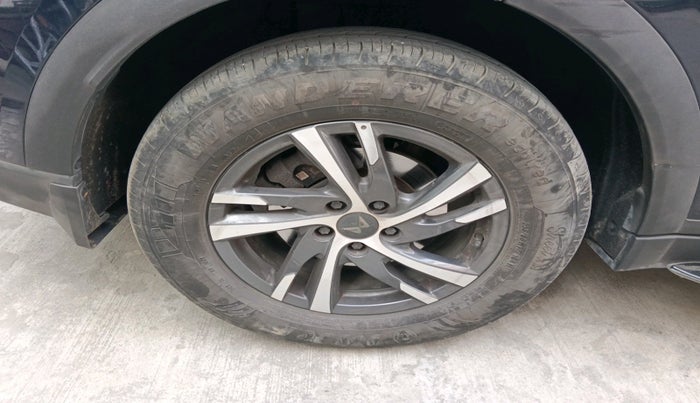 2022 Mahindra XUV700 AX 5 P MT 5 STR, Petrol, Manual, 45,812 km, tyre