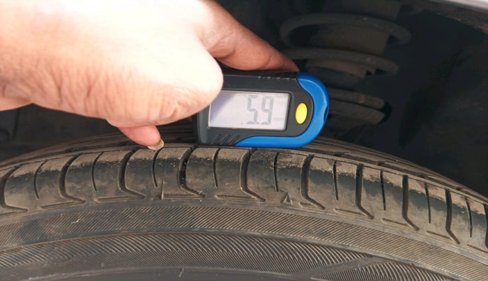 2012 Maruti Wagon R 1.0 LXI CNG, Petrol, Manual, 1,67,608 km, tyre