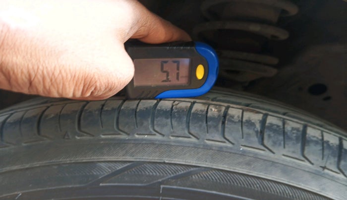 2012 Maruti Wagon R 1.0 LXI CNG, Petrol, Manual, 1,67,608 km, tyre