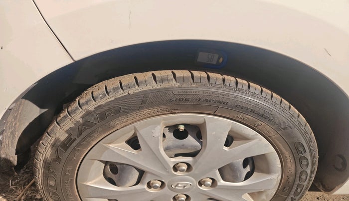 2015 Hyundai Grand i10 MAGNA 1.2 KAPPA VTVT, Petrol, Manual, 22,061 km, tyre